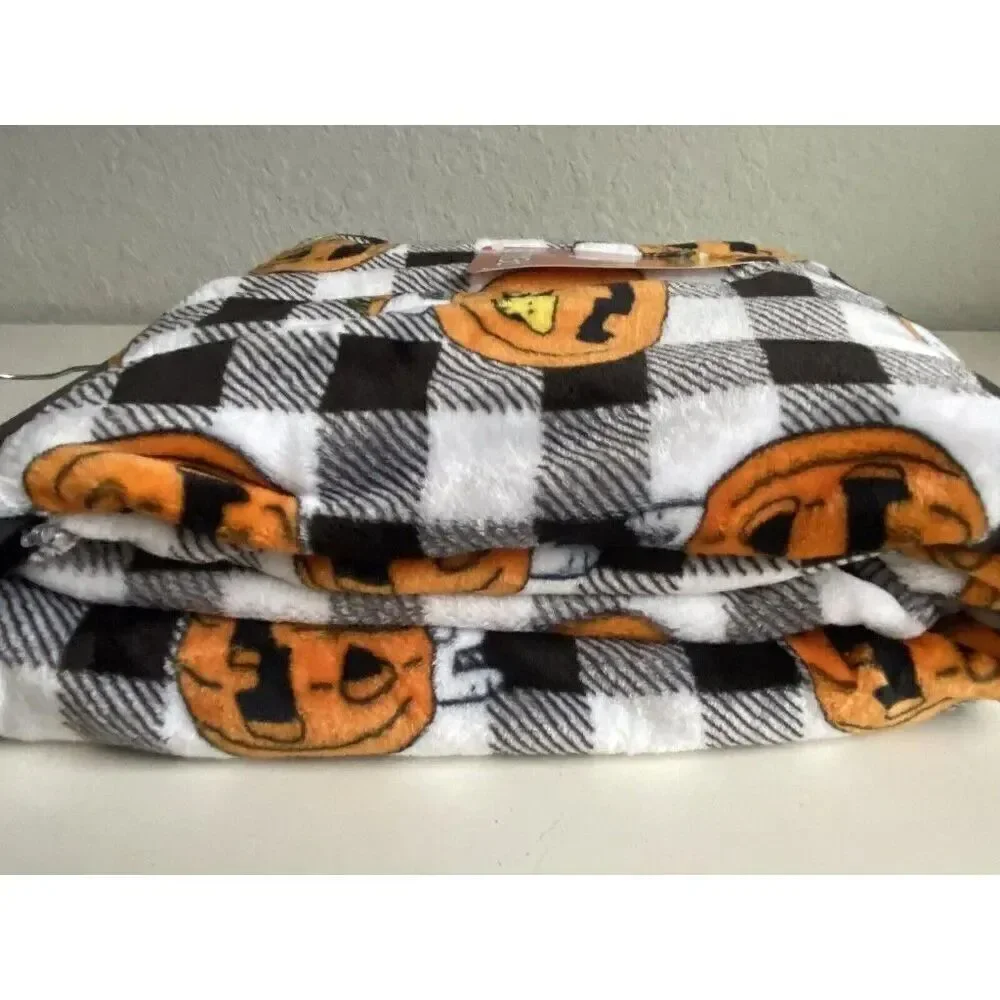 PEANUTS SNOOPY Woodstock Soft THROW Blanket 50”x70” Halloween Jack O Lantern NEW